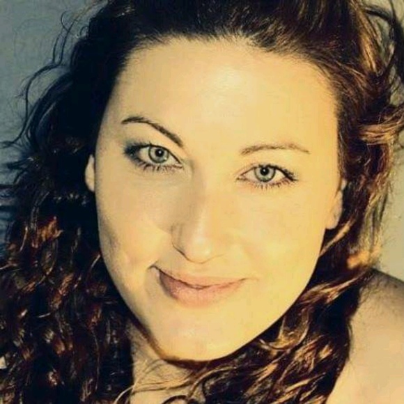 Meet your Posher, Brandy - Picture 1 of 1